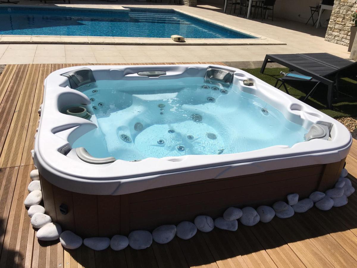 La Villa Mediterranee Wellness Spa Piscine Saint-Drezery Екстер'єр фото